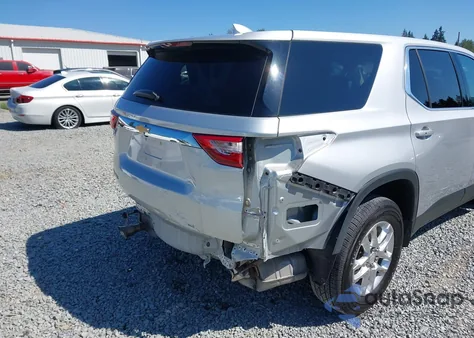 2019 Chevrolet Traverse Ls z USA, uszkodzony, nr VIN 1GNERFKW4KJ158815